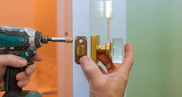 Broken Door Knob Fix in San Bruno, CA